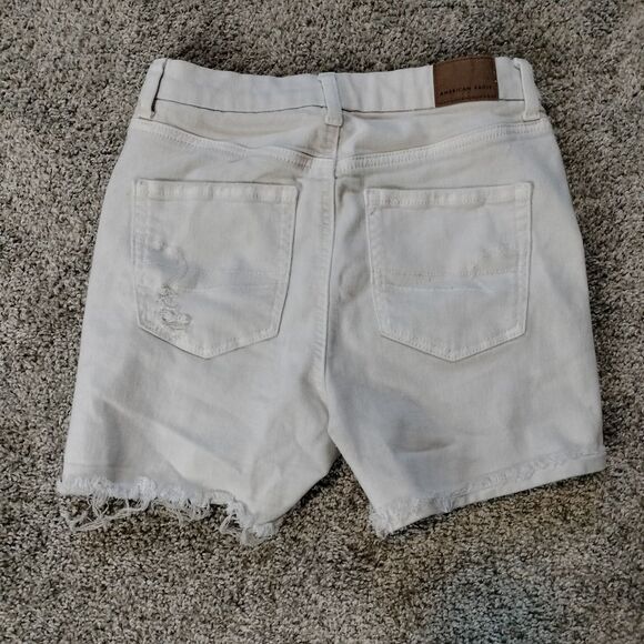 American Eagle White Distressed High-Waisted Stretchy Jean Shorts Sz 2 - Picture 5 of 6